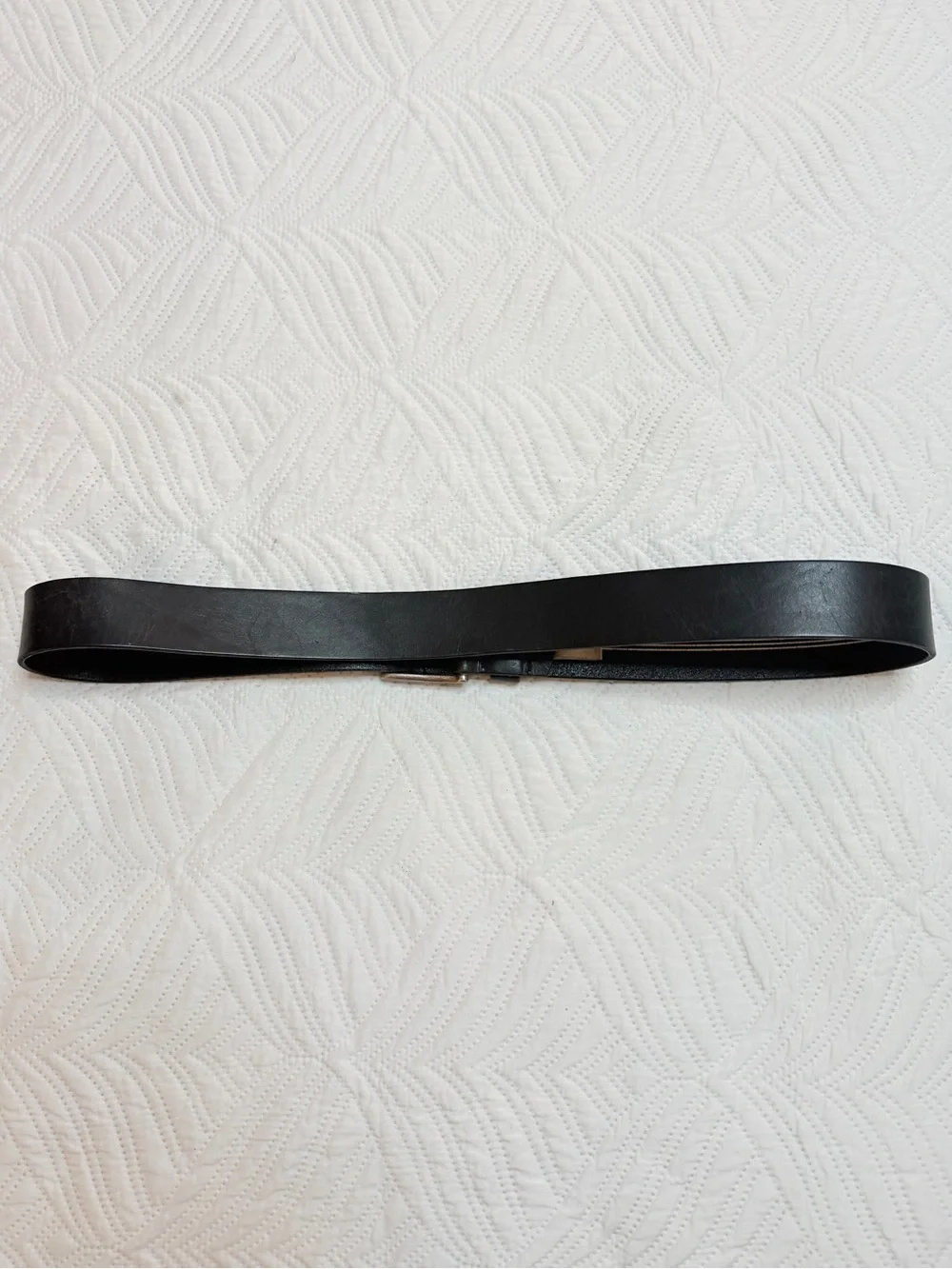 Fossil Black Leather Men's Belt with Silver Buckle. Size 38